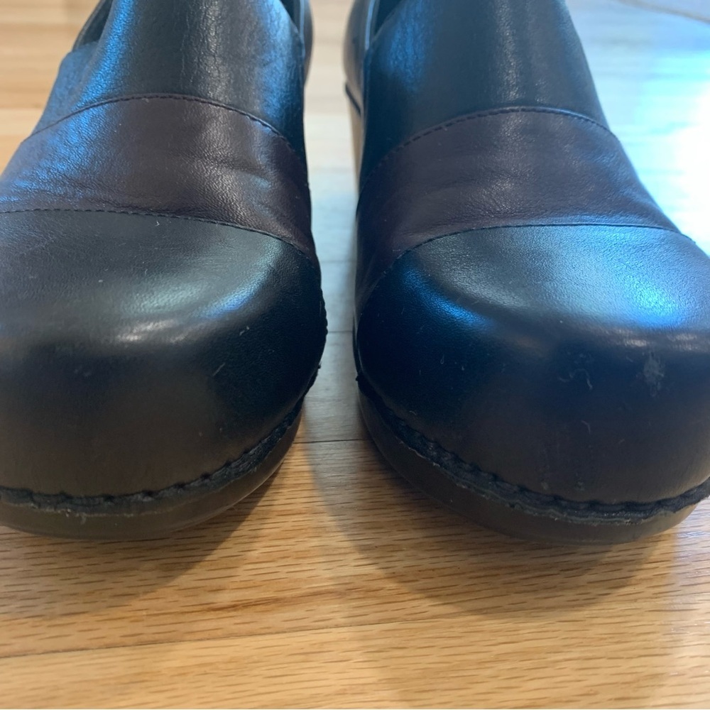 Dansko Black Leather Clog Mules with Brown Center Panel - Picture 6 of 9